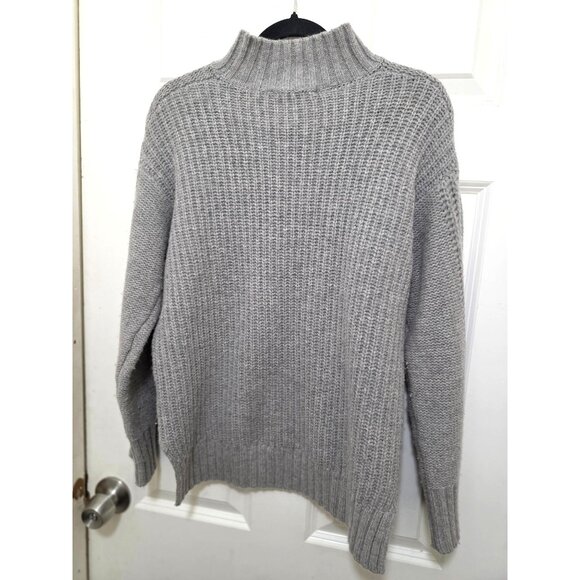 Tahari Women's Gray Cable Knit Turtleneck Sweater Ribbed Hem Warm Thick Winter S - Picture 3 of 8